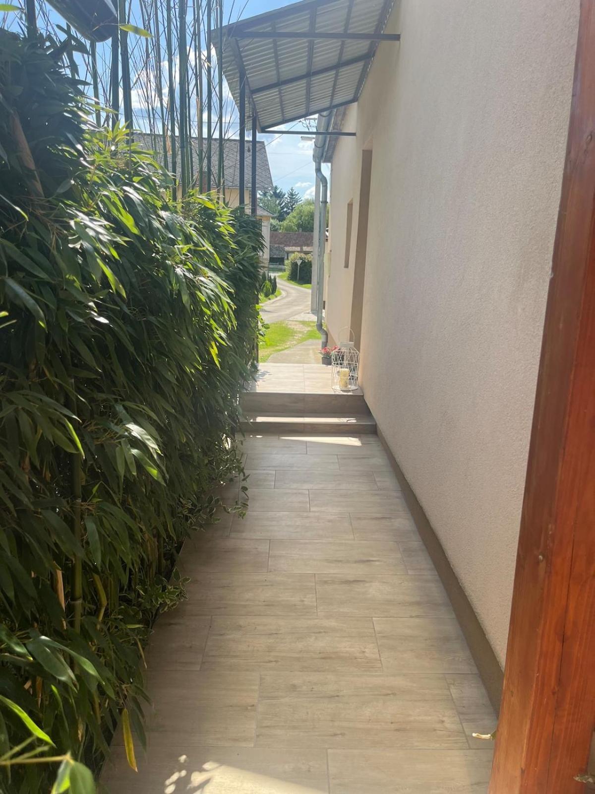 Tejfeles Vendeghaz Apartment Porva Exterior photo